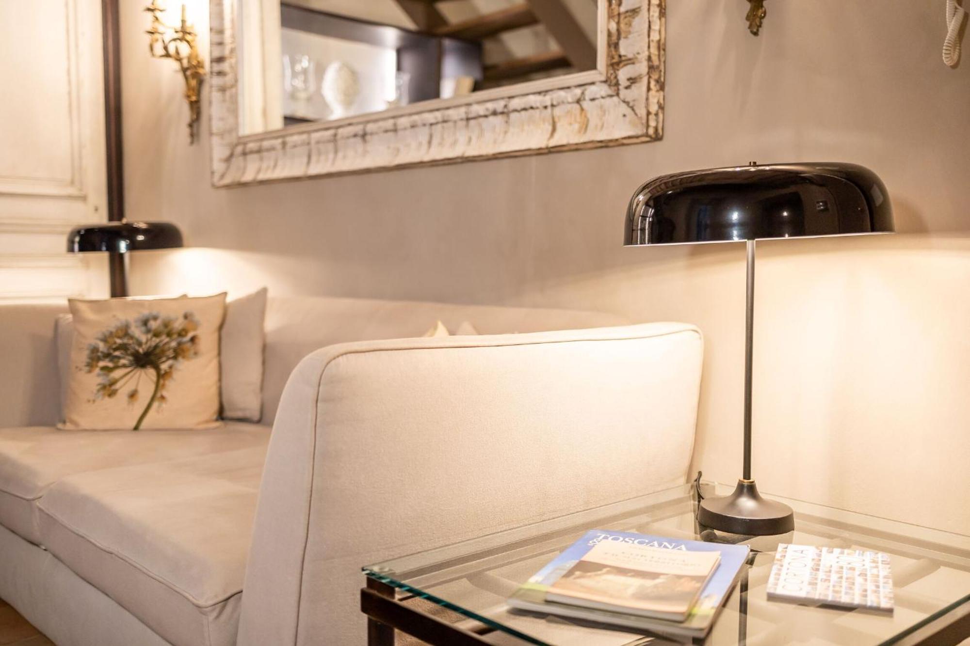Stylish Apartment In The Historic Center Of Cortona Buitenkant foto